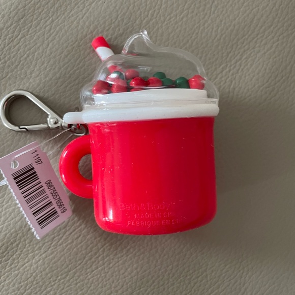 NWT**Bath & Body Works hot cocoa cup PocketBac keychain - Picture 4 of 5